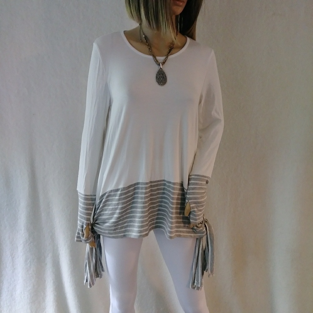 SALE! Color Block Off-White/Gray Tie-Hem Tunic - Picture 2 of 8